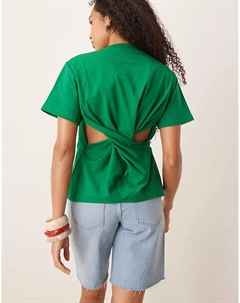 - зеленая футболка с узлом на спине Scalpers