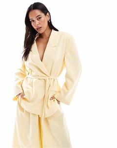 Приталенный свободный блейзер с завязкой на талии в цвете пахты Asos design