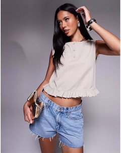 Топ без рукавов с вафельной отделкой на пуговицах, с мини-оборкой по низу, кремового цвета Asos design