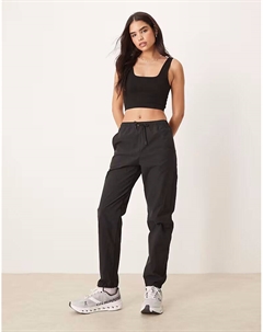 Штаны ON Track черного цвета On running