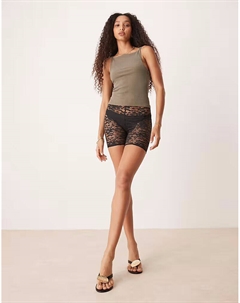 Короткие леггинсы из черного кружева Asos design