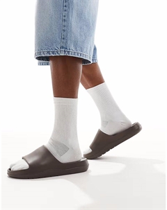 Массивные шлепанцы коричневого цвета Asos design