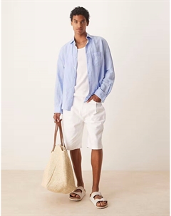 Длинные джинсовые шорты со складками на карманах белого цвета Asos design