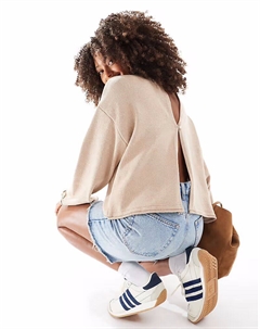 Вязаный джемпер с широкими рукавами и разрезом на спине коричневого цвета Asos design