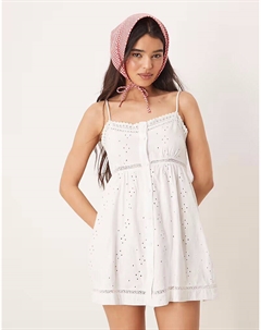 Мини-платье с вышивкой на пуговицах белого цвета Asos design