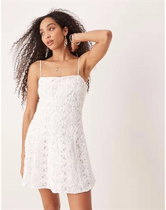 Мини-платье из хлопка с цветочной аппликацией белого цвета Mango