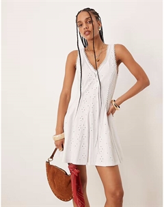 Мини-платье без рукавов с V-образным вырезом белого цвета Asos design