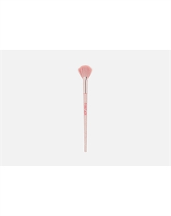 Веерная кисть для макияжа лица Scalloped highlight fan brush 7 г Pink flash