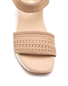 Босоножки на танкетке DEPORTIVAS TRENZADO CUÑA OJIBWA, бежевый Gioseppo