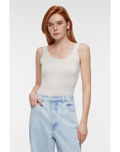 Боди-майка облегающая с глубоким вырезом Befree