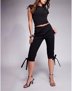 Брюки-капри с разрезами по бокам и бантом черного цвета Asos design