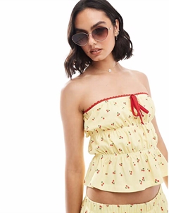 Комбинезон-бандо с рюшами и принтом вишни цвета сливочного масла Asos design