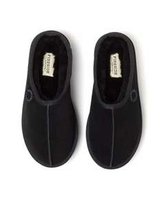 Fireside by Women's Queenstown — угги на платформе из натуральной овчины, черный Dearfoams