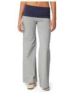 Широкие брюки с контрастной отстрочкой и отворотом, серый Edikted