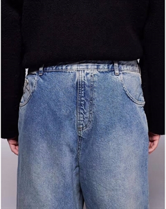 Джинсы с защипами сзади, светло-голубого цвета Asos design