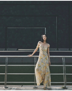 Платье на бретелях с ромашками, желтый Сфера