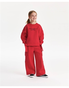 Брюки для девочки прямые широкие с карманами-карго красные Gulliver