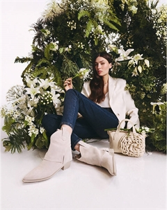 Серые велюровые женские казаки Mascotte