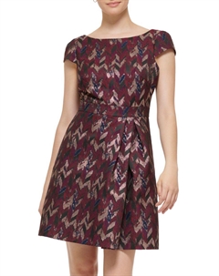 Платье-клеш из жаккарда, цвет Berry Vince camuto