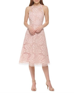 Платье миди с цветочным кружевом и расклешенной юбкой, цвет Blush Vince camuto