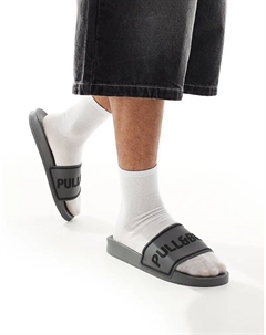 Шлепанцы серого цвета Pull & bear