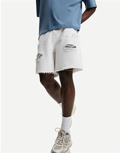 Белые рваные джинсовые шорты-бермуды Bershka