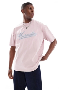 Футболка свободного кроя с аппликацией в виде города светло-розового цвета Asos design