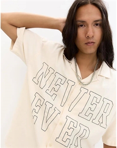 Рубашка с короткими рукавами и вышитым слоганом в кремово-белом цвете Pull & bear