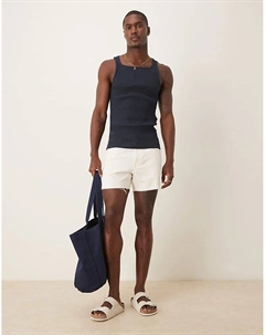 Укороченные узкие джинсовые шорты с рваными деталями белого цвета Asos design