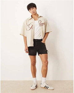 Укороченные джинсовые шорты прямого кроя с рваными деталями черного цвета Asos design