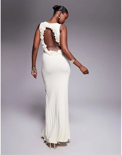 Платье макси без рукавов с 3D-цветком и открытой спиной в молочно-желтом цвете Asos design