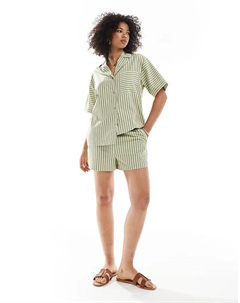 Боксеры-шорты из сирсакера в полоску цвета хаки — часть комплекта Asos design