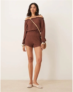 Текстурированные шорты с присборенным поясом, коричневого цвета Asos design