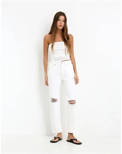 Джинсы Mom с рваными краями белого цвета Pull & bear