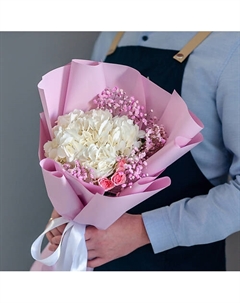 Нежный букет с гортензией Цветник цветы и подарки