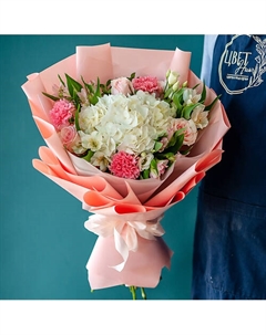 Сборный букет с белой гортензией Цветник цветы и подарки