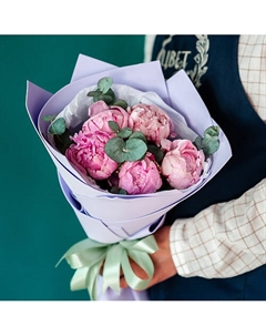 5 пионов Сара Бернар с эвкалиптом Цветник цветы и подарки