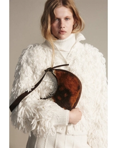 Сумка меховая с коровьим принтом Befree