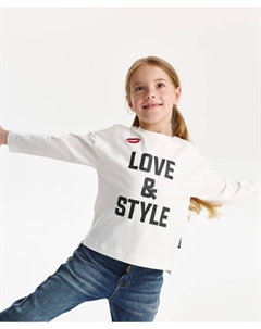 Лонгслив для девочки прямой свободной формы с декором молочный Gulliver