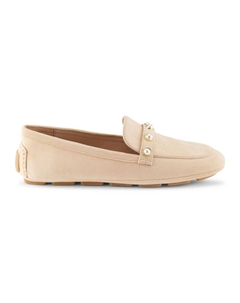 Лоферы для вождения из замши с имитацией жемчуга, цвет Golden Beige Stuart weitzman