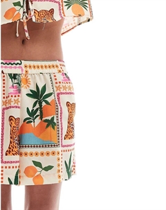 Короткие шорты с тропическим принтом в виде открытки Vero moda