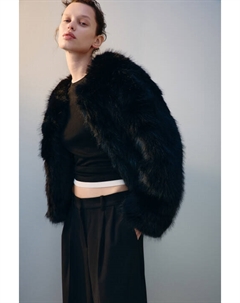 Шуба короткая с длинным ворсом Befree