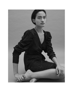 Платье жаккардовое с запахом длина миди черный La redoute collections