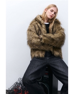 Шуба с длинным ворсом и капюшоном Befree