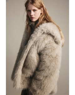 Шуба короткая с длинным ворсом Befree