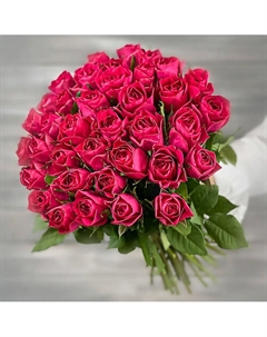 Букет из 29 малиновых роз с лентой Кения 40 см. Букет маркет дарите с удовольствием