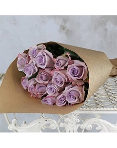 Букет из 19 сиреневых роз в крафте Кения 40 см Букет маркет дарите с удовольствием