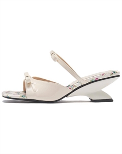 Женские антибактериальные шлепанцы на платформе 5,5 см красные, цвет Red Agsdon