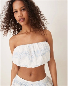 Укороченный топ Puffball в бело-голубой вышивке Collective the label