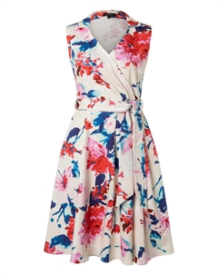 Платье до колена More&more